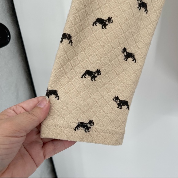 ART & SOUL French Bulldog Motif Lightweight Quilted Long Sleeve Zipped Back Top - Picture 3 of 8